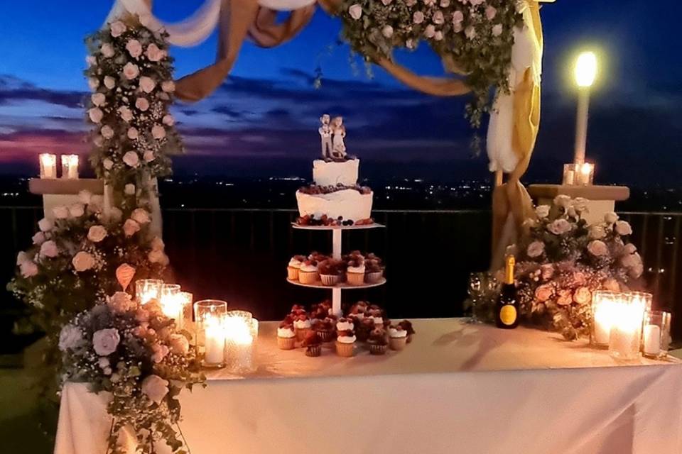 Wedding table cake B+E