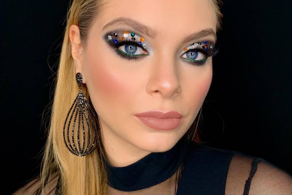 Diamond makeup