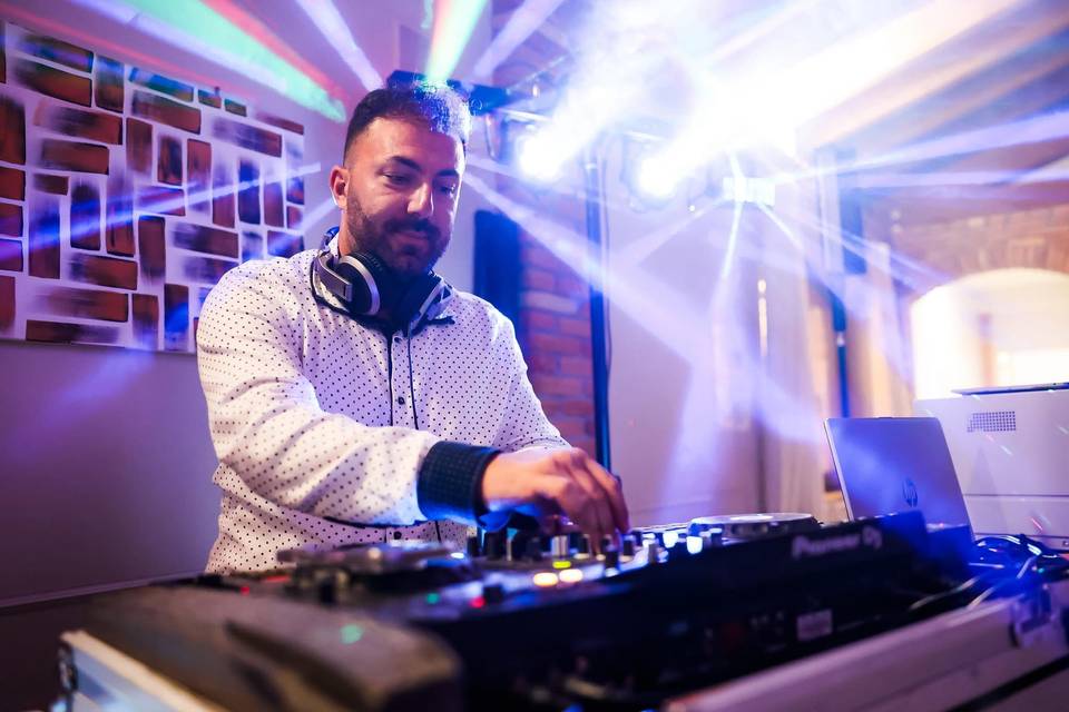 Dj
