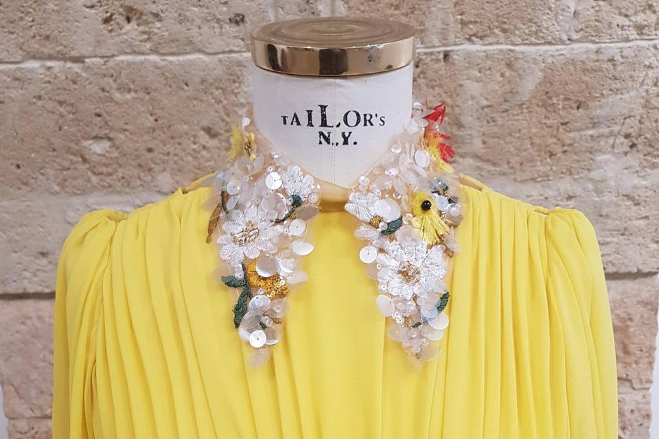 Flower Collar+Yellow Dress