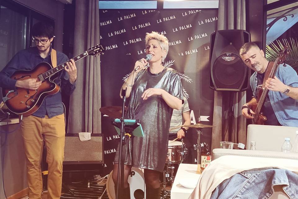 BlueBlack live