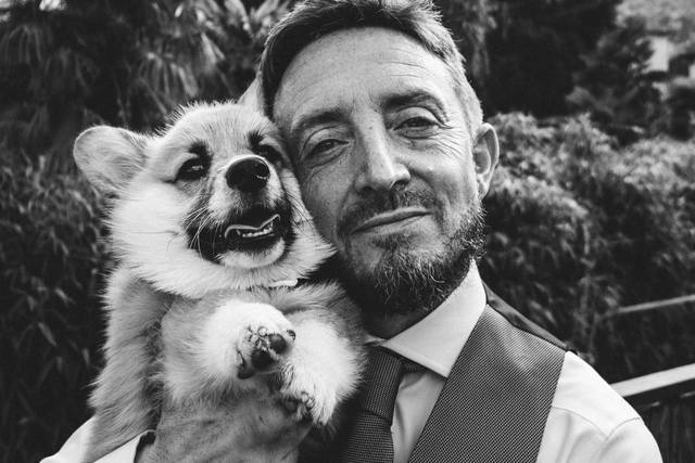Sposo con il suo cane