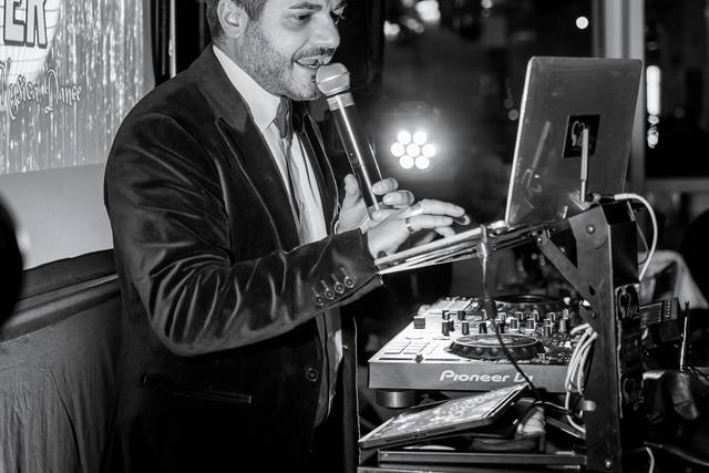 Dj intrattenitore