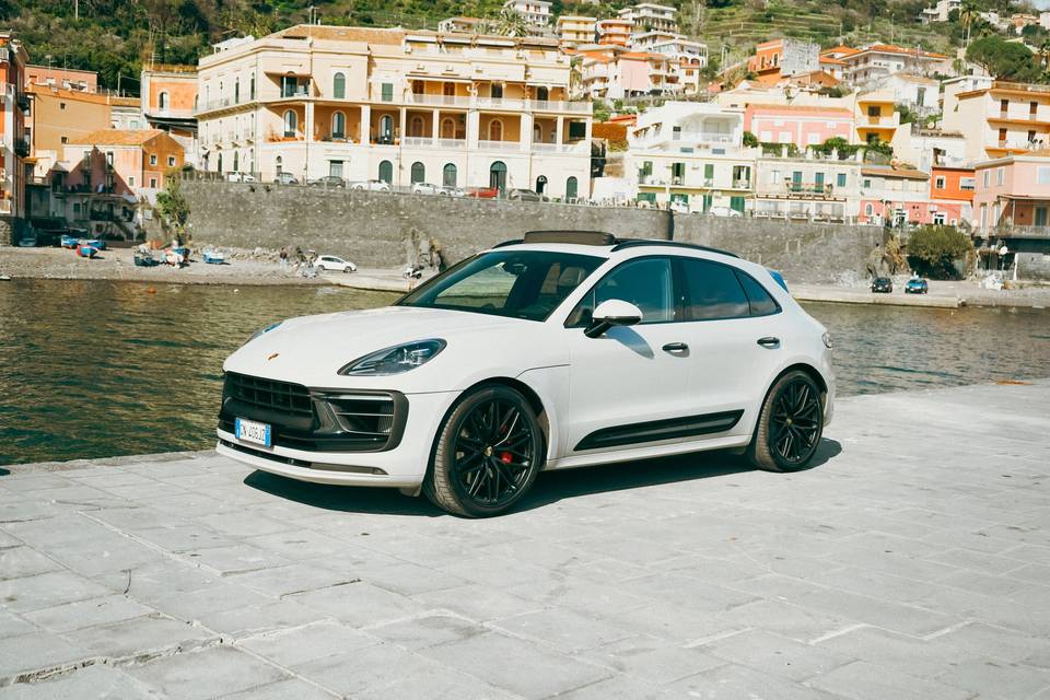 PORSCHE MACAN GTS
