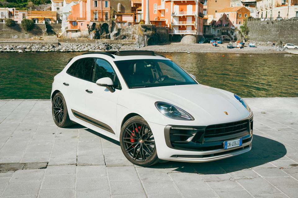 PORSCHE MACAN GTS