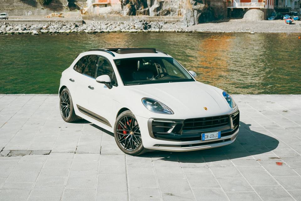 PORSCHE MACAN GTS