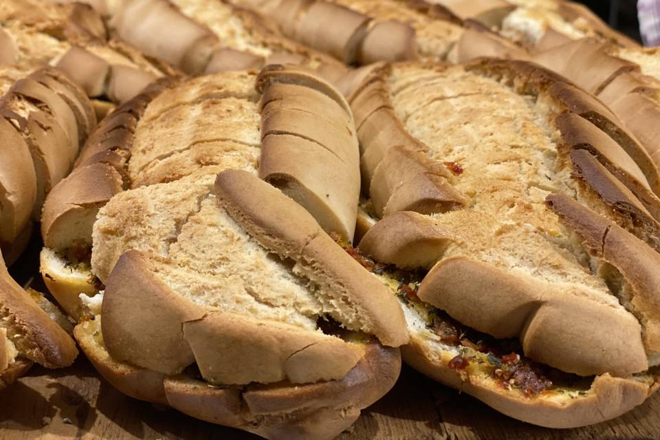 Pane di casa cunzatu