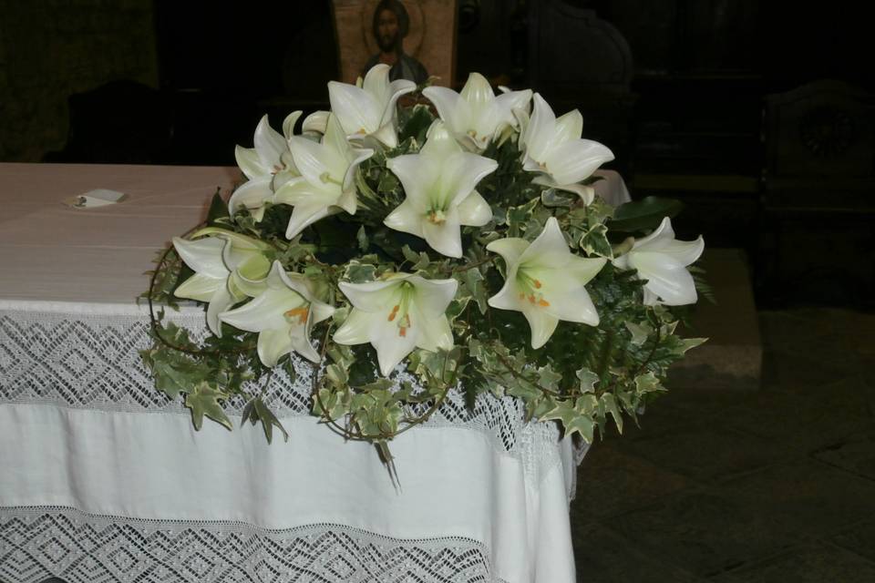 Altare con lilium a berceto