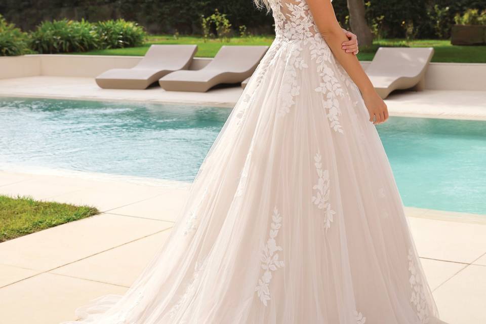 Pigal-pronovias ladybirdphilia