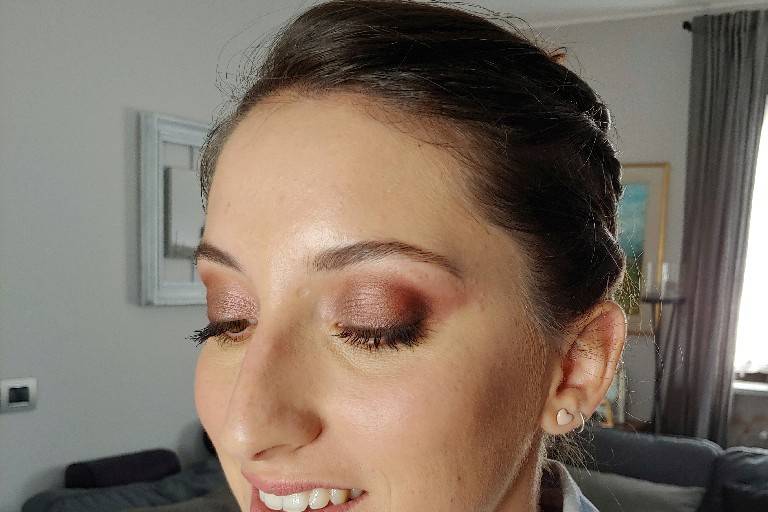 Plum makeup