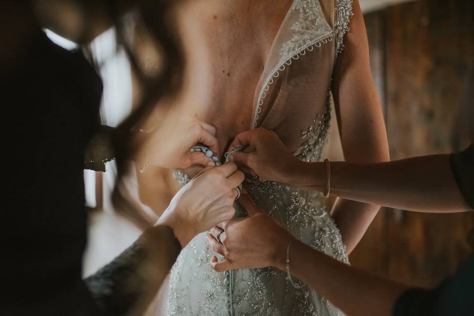 Vestizione sposa