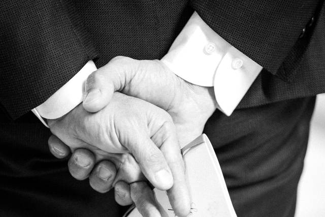 Wedding: Tension