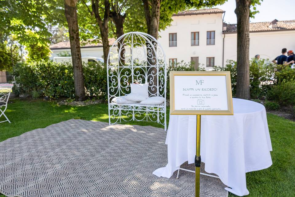 Detail_Tavolo Accoglienza Esterno