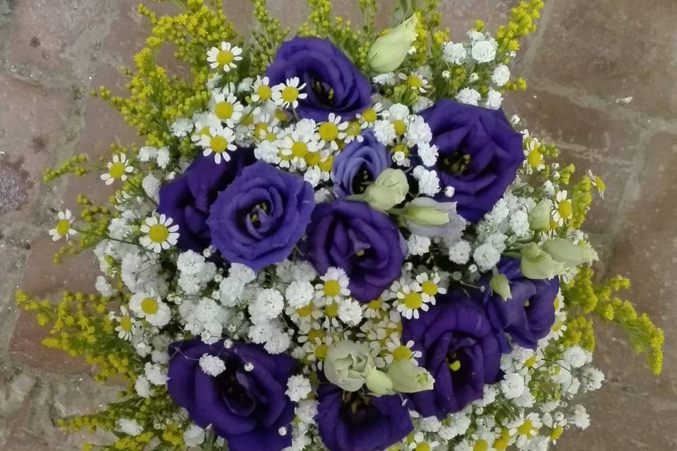 Bouquet giallo e viola