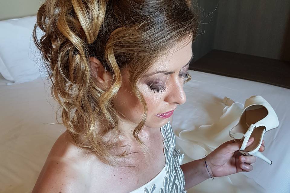 Sposa con capelli ricci