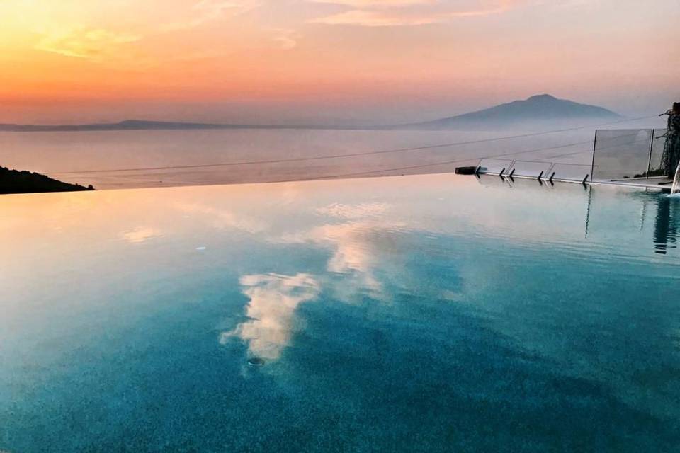 Infinity pool