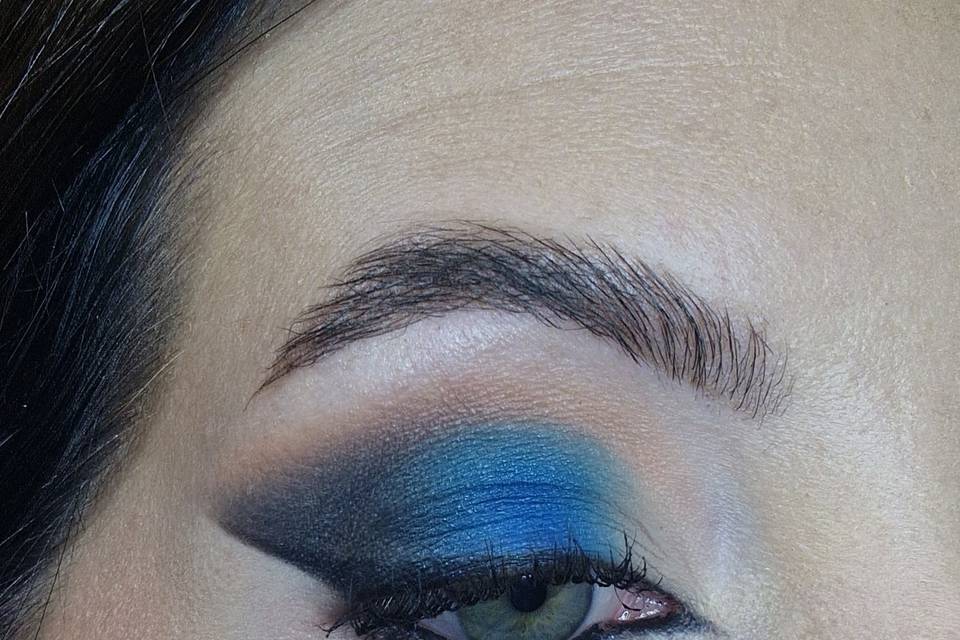 Blue makeup