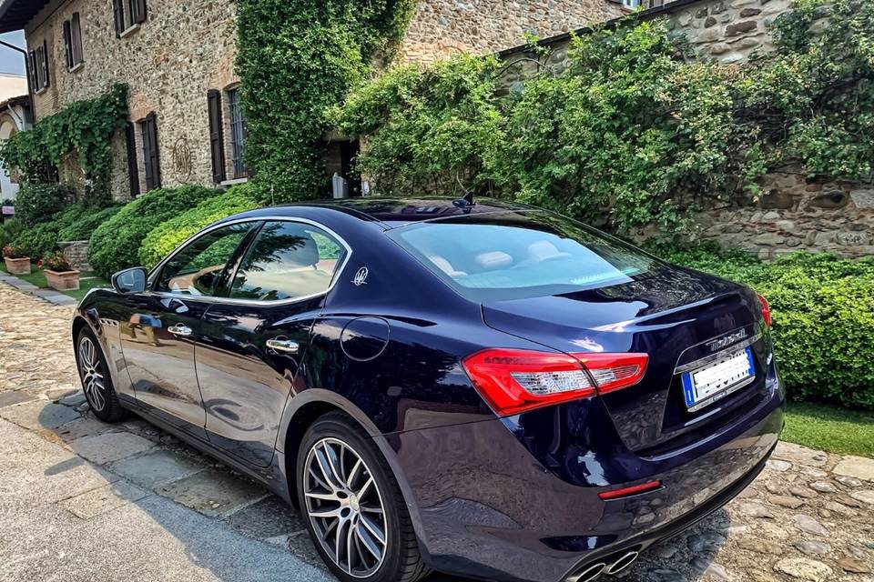 Maserati Ghibli blu