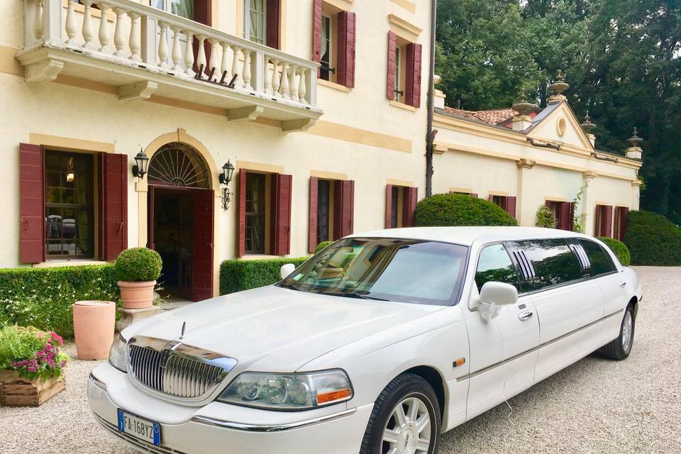 Noleggio limo corta treviso