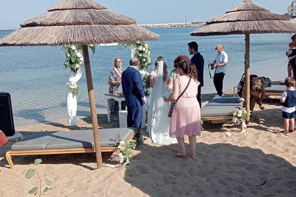 Matrimonio in spiaggia Marzame