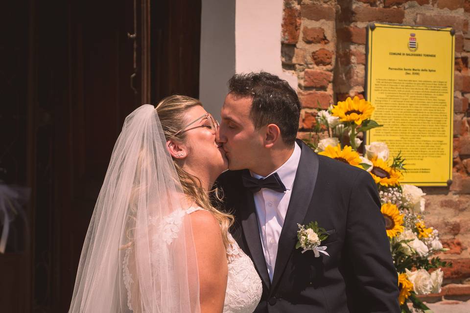 Bacio tra i chicchi di riso