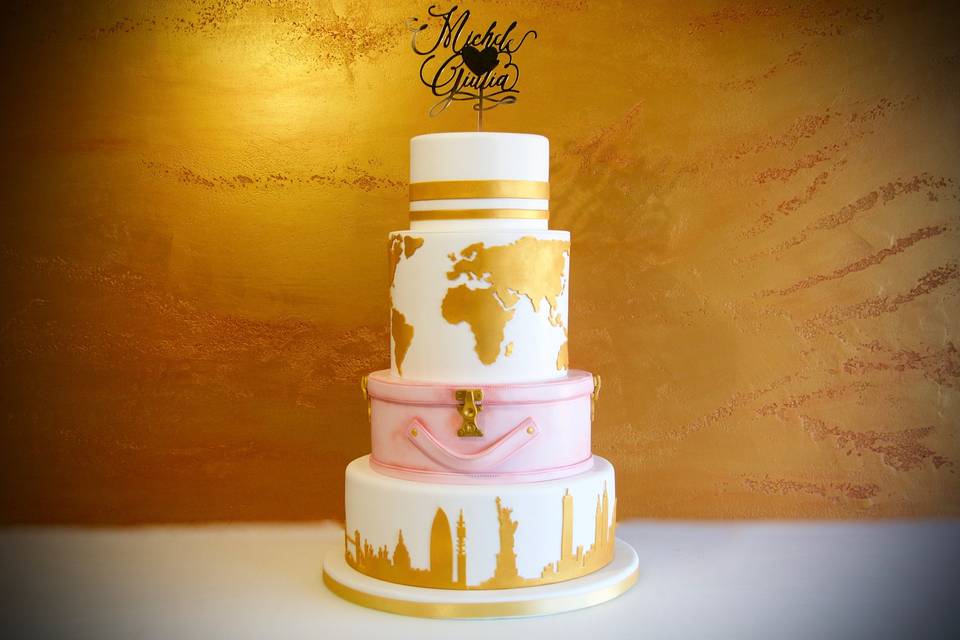 Gold&travel wedding cake