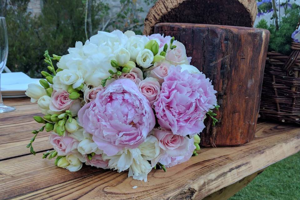 Bouquet peonia e frasia