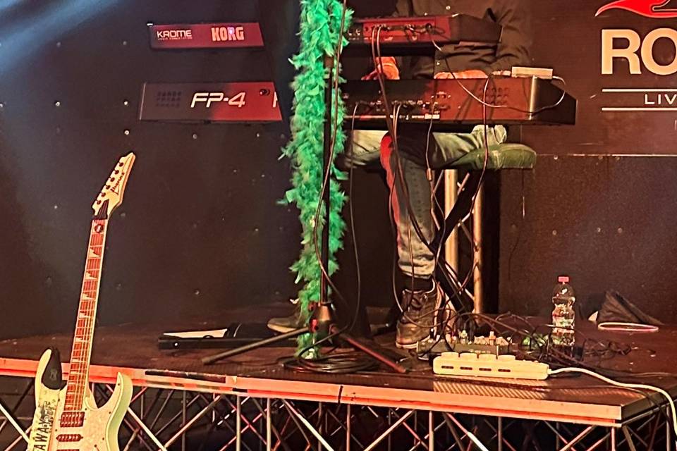 Live at crossroads live club