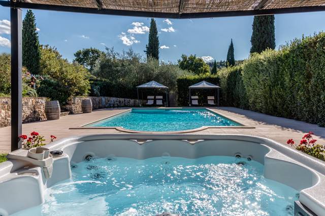 Piscina e Vasca Jacuzzi
