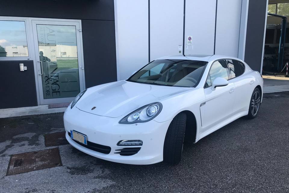 Porsche Panamera 4