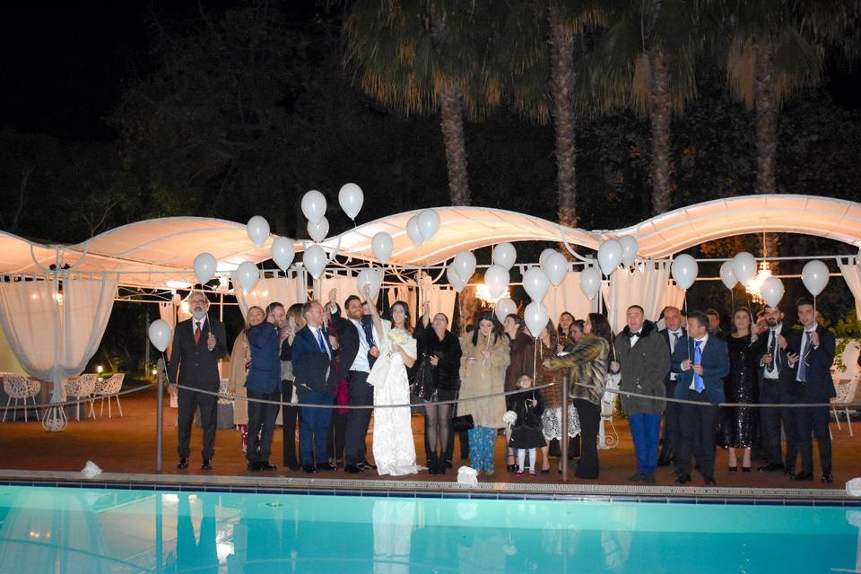 Matrimonio a bordo piscina