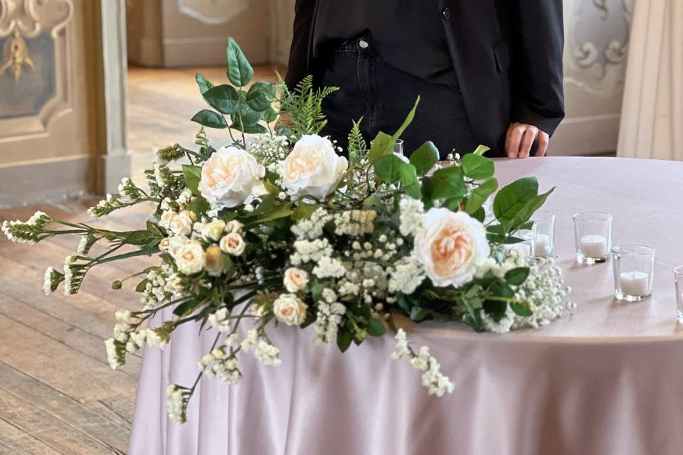 Flowers centertable round