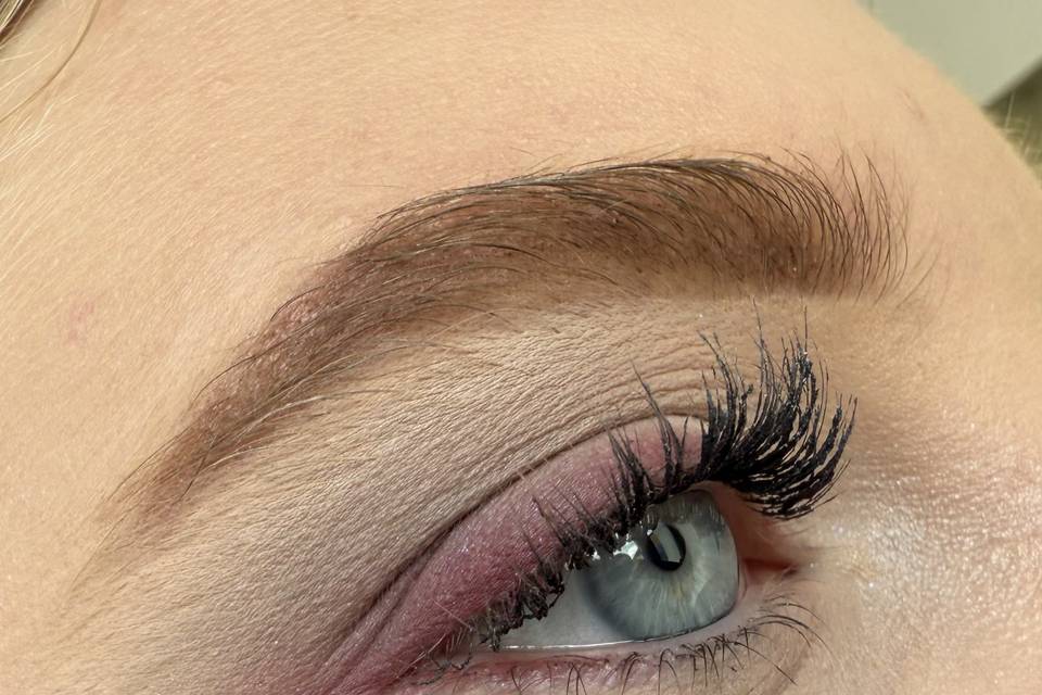 Details make-up for wedding