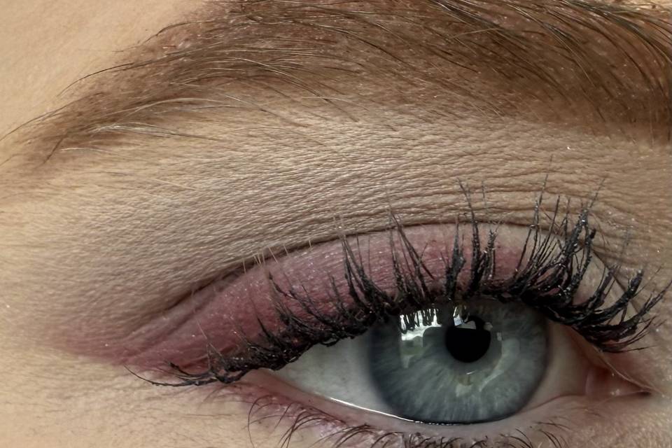 Details make-up for wedding