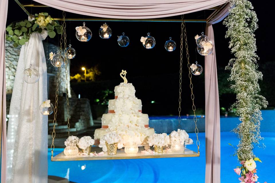 Wedding cake sospesa