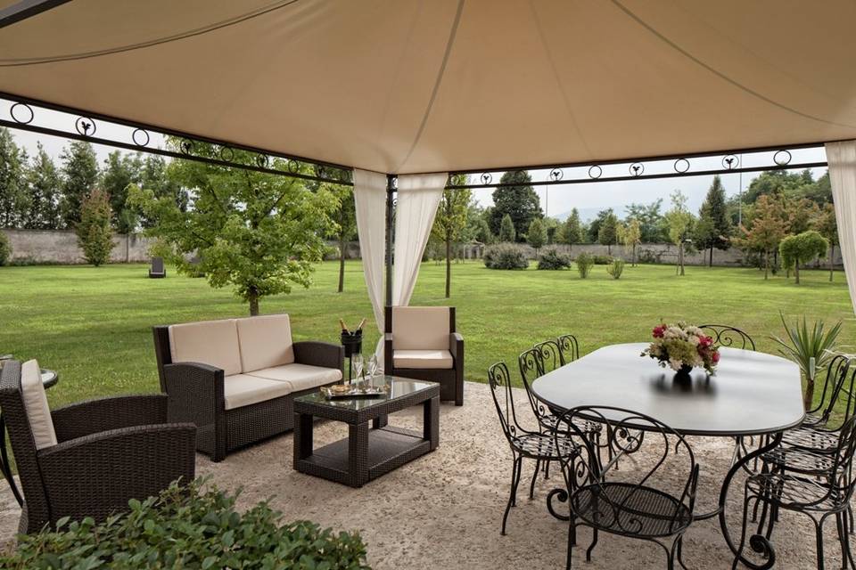 Gazebo nel giardino panoramico