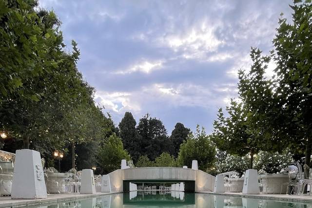 Piscina con riflesso