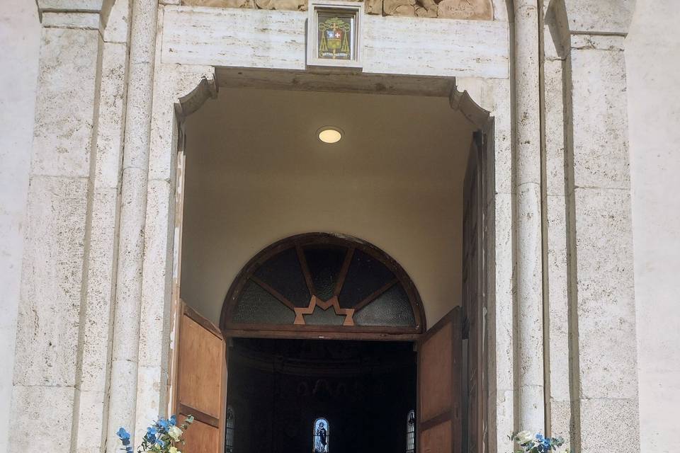 Fuori chiesa
