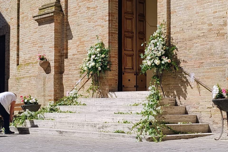 Fuori chiesa
