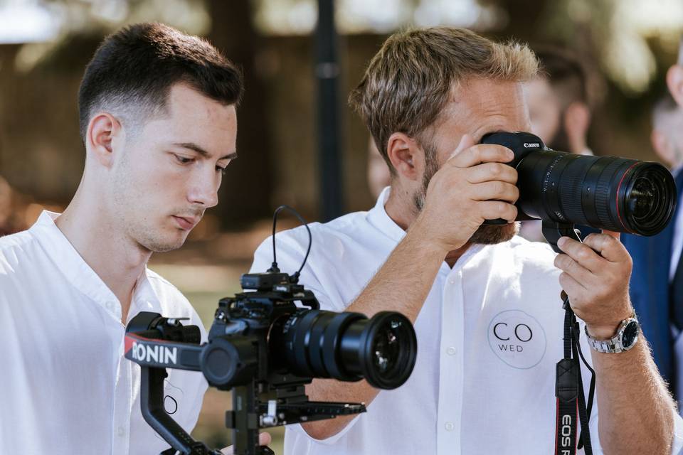 fotografi_con_camera_professionale