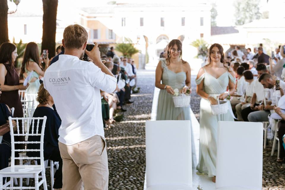 fotografo_scatta_fiorelline_ingresso