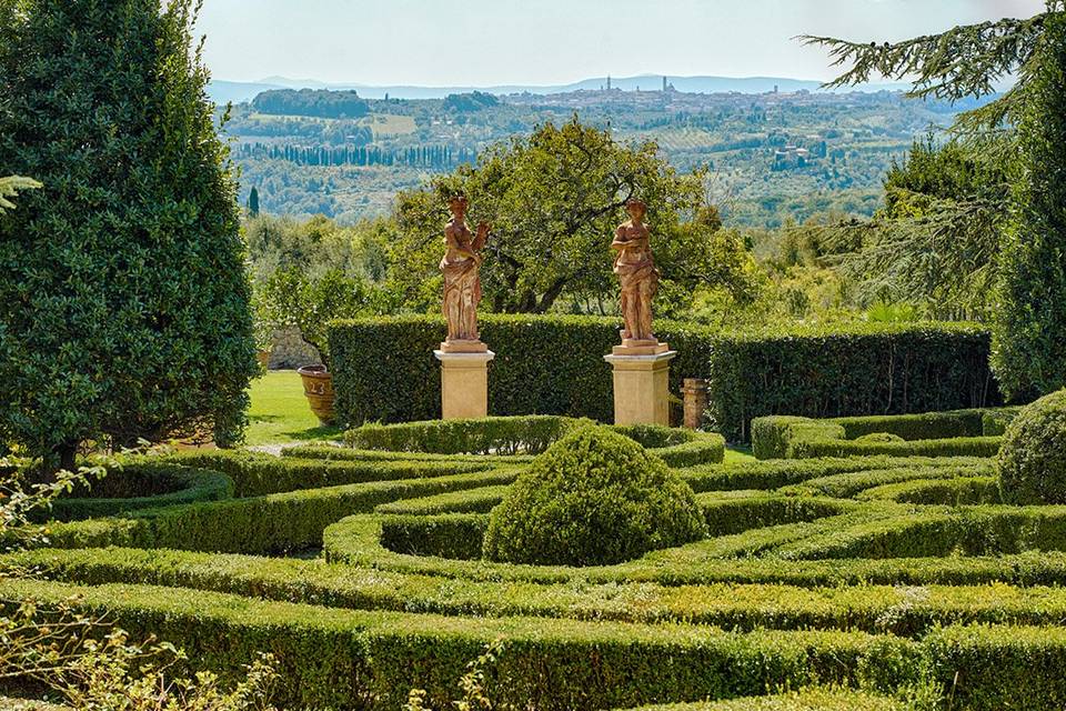 Italian Garden..very romantic!