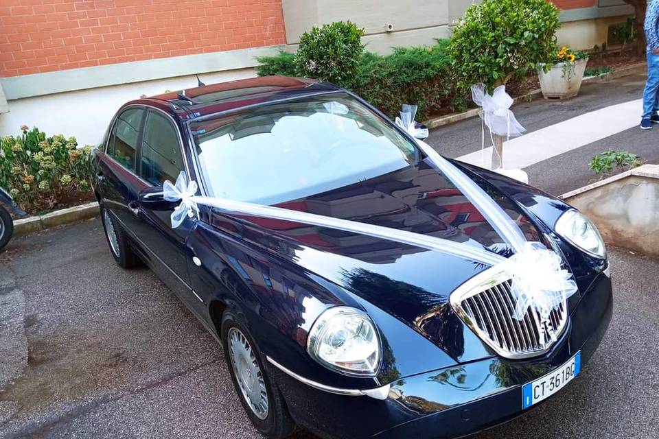 Noleggio Lancia Thesis