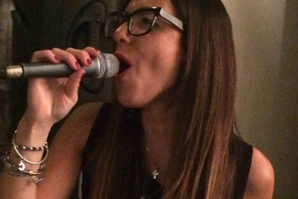 Live performing in Vineria al