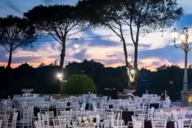 Tavoli al tramonto