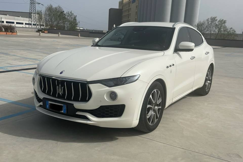 Maserati levante esterni