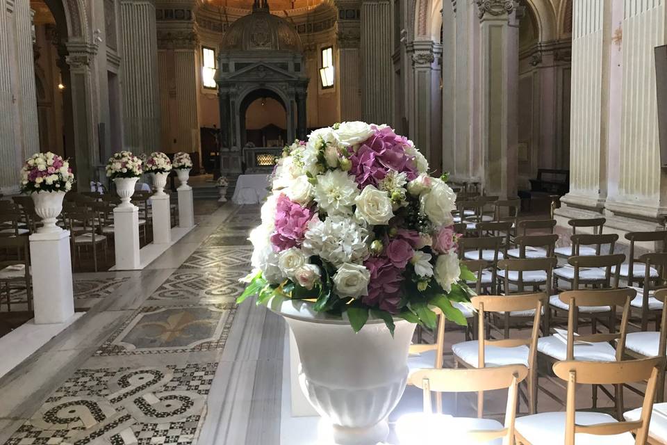 Composizione ortensie e rose