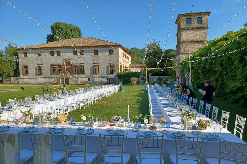 Cena in giardino glicine