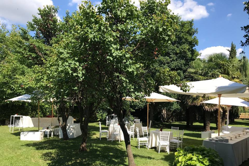 Zona piscina e giardino