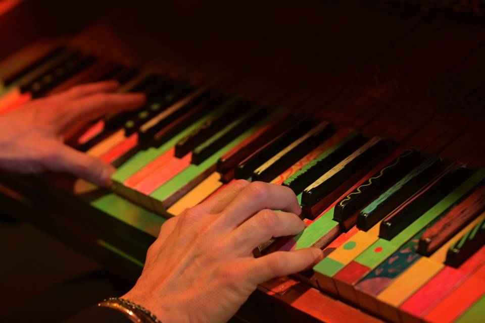 Color piano